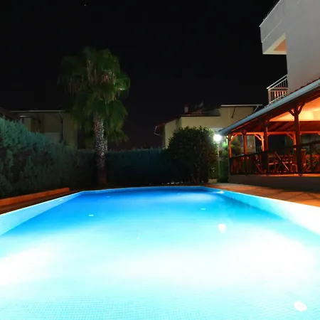 Villa Paradise Town Lucky *